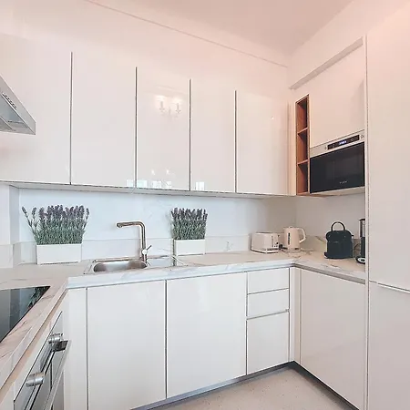 Nestor&jeeves - Orange - - Near Sea *