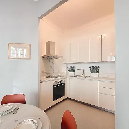 Nestor&jeeves - Orange - - Near Sea